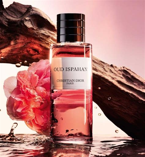 Oud Ispahan: warm genderless perfume with a floral signature.